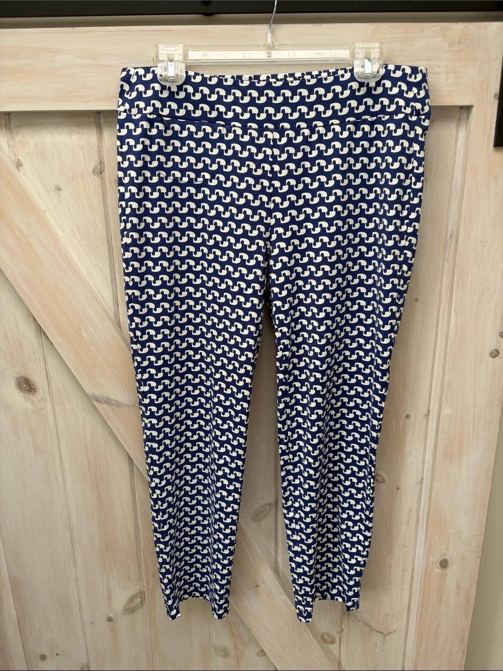J McLaughlin Women's Navy & White Patterned Stretch Pants with small Front Pocke